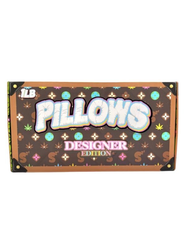 PILLOWS-DESIGNER-1-600x800